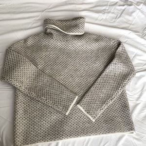 Xs sweater